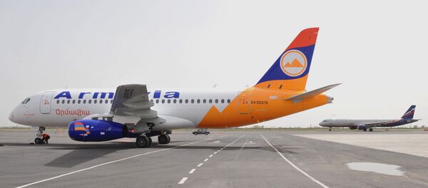 Самолет Сухой Суперджет 100 авиакомпании Армавиа - Sputnik Армения
