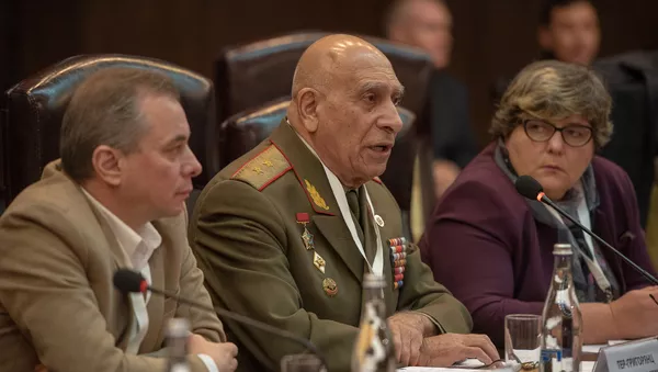 Норат Тер-Григорянц на заседании армяно-российского Лазаревского клуба (30 ноября 2018). Еревaн - Sputnik Армения