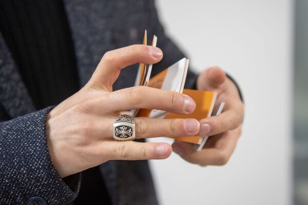 Даже армянам пришлось меняться. Как изменились нормы этикета под влиянием карантина - Sputnik Армения