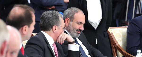 Делегация Армении во главе с и.о. премьер-министра Николом Пашиняном на заседании Совета коллективной безопасности ОДКБ (8 ноября 2018). Астана - Sputnik Армения