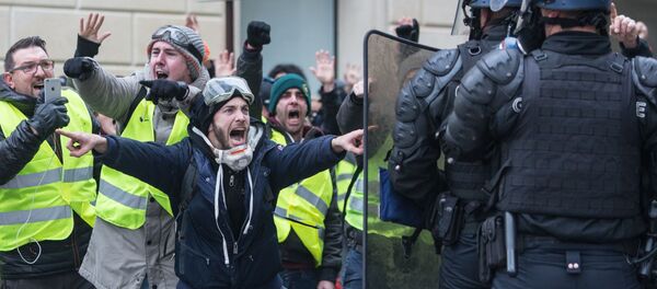 Акция протестов автомобилистов желтые жилеты в Париже  - Sputnik Армения