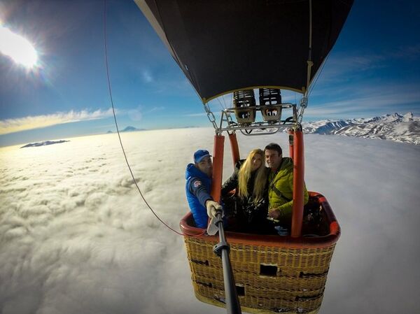 Наири Барсегян и пассажиры Наири Барсегян и пассажиры - Sputnik Արմենիա