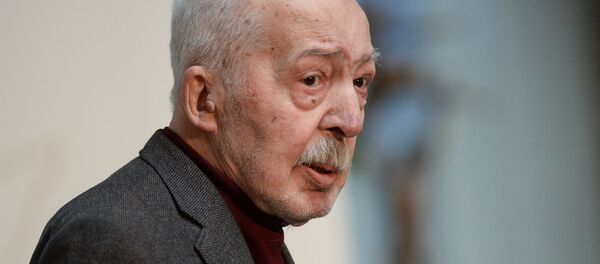 Андрей Битов на церемонии вручения премии Ясная поляна (28 октября 2015). Москвa - Sputnik Армения