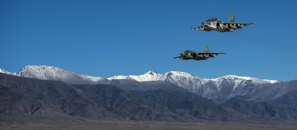 Штурмовики Су-25. Архивное фото Штурмовики Су-25. Архивное фото - Sputnik Армения