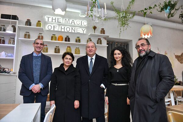 Ռոմանտիկ է, բայց Դոն Կիխոտը չէ. ինչը ստիպեց հայ գործարարին Ժնևը փոխարինել Գյումրիով Ռոմանտիկ է, բայց Դոն Կիխոտը չէ. ինչը ստիպեց հայ գործարարին Ժնևը փոխարինել Գյումրիով - Sputnik Արմենիա