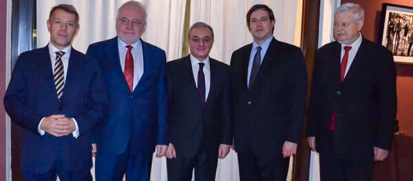 Встреча и.о. главы МИД Зограба Мнацаканяна с сопредседателями МГ ОБСЕ (5 декабря 2018). Милан Встреча и.о. главы МИД Зограба Мнацаканяна с сопредседателями МГ ОБСЕ (5 декабря 2018). Милан - Sputnik Արմենիա