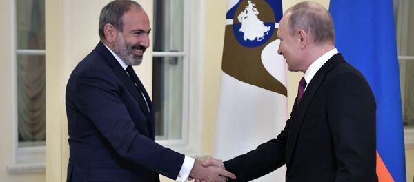 И.о. премьер-министра Армении Никол Пашинян и президент России Владимир Путин перед заседанием Высшего Евразийского экономического совета (6 декабря 2018). Санкт-Петербург - Sputnik Армения