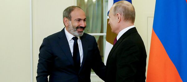 Встреча и.о. премьер-министра Армении Никола Пашиняна и президента России Владимира Путина перед началом заседания Высшего Евразийского экономического совета (6 декабря 2018). Санкт-Петербург - Sputnik Արմենիա