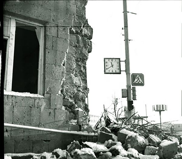 Кулончики против беды, или В чем призналась мать Тереза Католикосу Всех армян Вазгену - Sputnik Армения