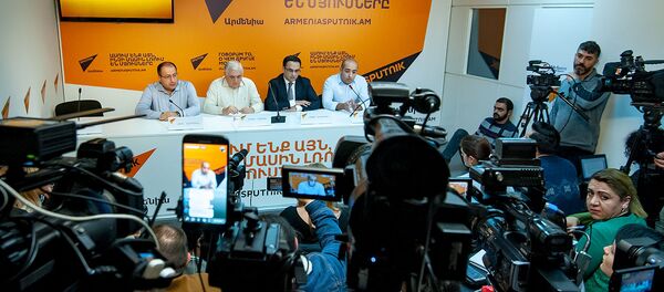 Пресс-конференции команды адвокатов Роберта Кочаряна (7 декабря 2018). Еревaн Пресс-конференции команды адвокатов Роберта Кочаряна (7 декабря 2018). Еревaн - Sputnik Армения