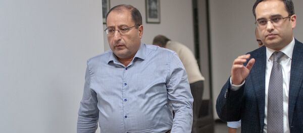 Адвокат Роберта Кочаряна Айк Алумян перед началом пресс-конференции (7 декабря 2018). Еревaн - Sputnik Армения