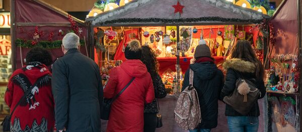 Торжественная церемония открытия рождественской ярмарки на Северном проспекте в Ереване Торжественная церемония открытия рождественской ярмарки на Северном проспекте в Ереване - Sputnik Արմենիա