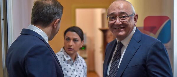 Председатель ЦИК Тигран Мукучян в день внеочередных выборов в НС РА (9 декабря 2018). Еревaн Председатель ЦИК Тигран Мукучян в день внеочередных выборов в НС РА (9 декабря 2018). Еревaн - Sputnik Армения