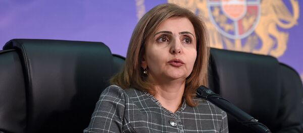 Начальник управления информационных технологий ЦИК Елена Айвазян в день внеочередных выборов в НС РА (9 декабря 2018). Еревaн Начальник управления информационных технологий ЦИК Елена Айвазян в день внеочередных выборов в НС РА (9 декабря 2018). Еревaн - Sputnik Армения