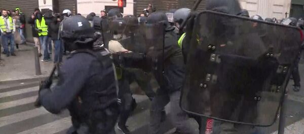 Новая волна беспорядков в Париже Новая волна беспорядков в Париже - Sputnik Армения