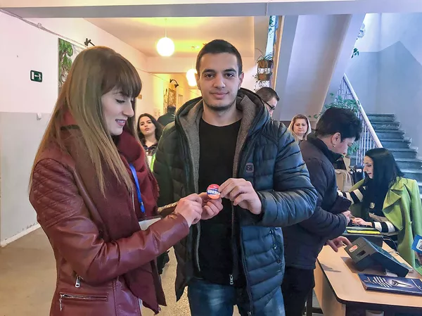 Голосование в Шираке: комиссии отмечают низкую явку избирателей на выборы Голосование в Шираке: комиссии отмечают низкую явку избирателей на выборы - Sputnik Армения