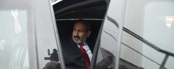 И.о. премьер-министра Никол Пашинян на избирательном участке (9 декабря 2018). Еревaн - Sputnik Армения