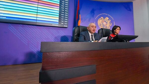 Председатель ЦИК Тигран Мукучян в день внеочередных выборов в НС РА (9 декабря 2018). Еревaн - Sputnik Армения