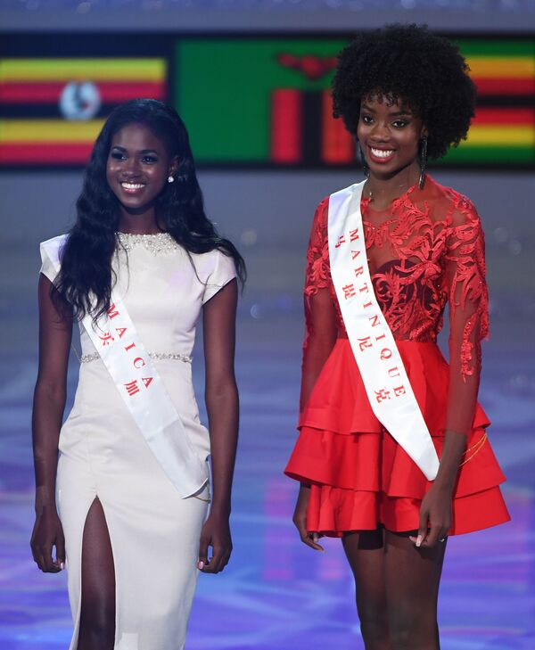 Мисс Ямайка Кадия Робинсон и мисс Мартиника Ларисса Сегарел в финале конкурса Мисс Мира-2018 в Китае - Sputnik Армения