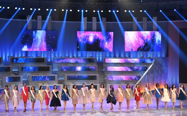 Участницы на сцене в финале конкурса Мисс Мира-2018 в Китае - Sputnik Армения