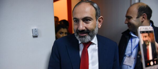 Никол Пашинян прибыл в штаб блока Мой шаг (10 декабря 2018). Еревaн Никол Пашинян прибыл в штаб блока Мой шаг (10 декабря 2018). Еревaн - Sputnik Արմենիա