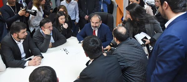 Никол Пашинян прибыл в штаб блока Мой шаг (10 декабря 2018). Еревaн - Sputnik Армения