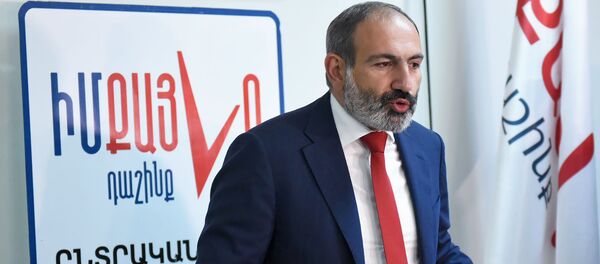 Никол Пашинян в штабе блока Мой шаг (10 декабря 2018). Еревaн Никол Пашинян в штабе блока Мой шаг (10 декабря 2018). Еревaн - Sputnik Армения