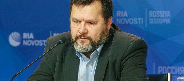 Александр Крылов во время телемоста Еревaн-Москвa по итогам выборов в НС РА (10 декабря 2018). Москвa - Sputnik Армения