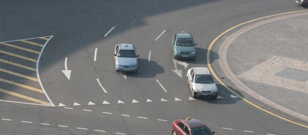 Улица, машины, автотранспортное движение Улица, машины, автотранспортное движение - Sputnik Армения