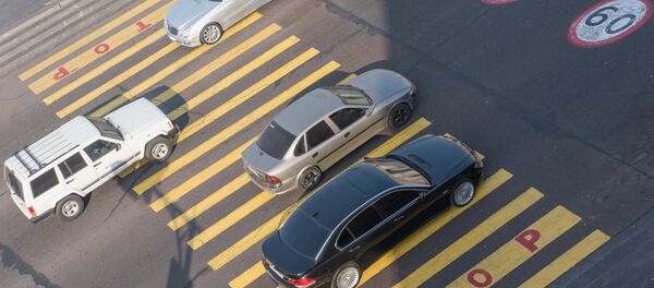 Улица, машины, автотранспортное движение Улица, машины, автотранспортное движение - Sputnik Армения