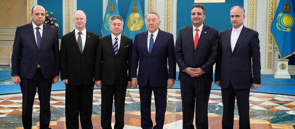 Президент Казахстана принял верительные грамоты послов Армении, Ливры, Кыргызстана, Афганистана и Ирана (12 декабря 2018). Астана - Sputnik Армения