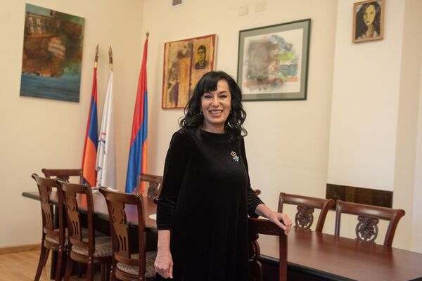 Чемоданное настроение в парламенте Армении, или Зачем уходить, если надо вернуться Чемоданное настроение в парламенте Армении, или Зачем уходить, если надо вернуться - Sputnik Армения