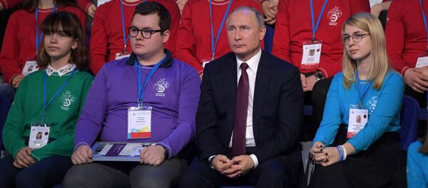 Президент России Владимир Путин принимает участие в открытом уроке Направление прорыва (13 декабря 2018). Ярославль - Sputnik Армения