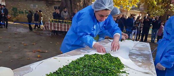 Занесенный в Дюцазнагирк трехметровый женгялов хац - Sputnik Արմենիա