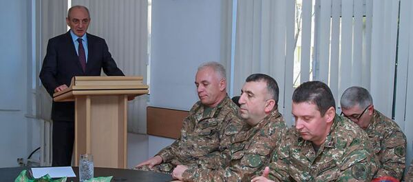 Рабочее совещание президента Карабаха Бако Саакяна в штабе Армии Обороны (14 декабря 2018). Степанакерт Рабочее совещание президента Карабаха Бако Саакяна в штабе Армии Обороны (14 декабря 2018). Степанакерт - Sputnik Արմենիա