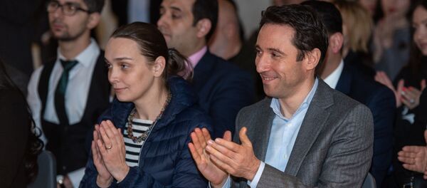 Мэр Еревaна Айк Марутян с супругой Ивой Мэр Еревaна Айк Марутян с супругой Ивой - Sputnik Արմենիա