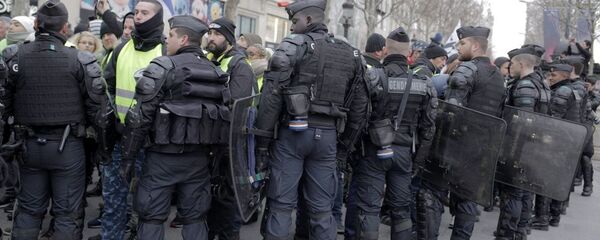 Акция протеста Жёлтых жилетов (15 декабря 2018). Париж Акция протеста Жёлтых жилетов (15 декабря 2018). Париж - Sputnik Армения