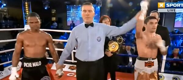 Артем Далакян защитил титул чемпиона Мира! Артем Далакян защитил титул чемпиона Мира! - Sputnik Армения