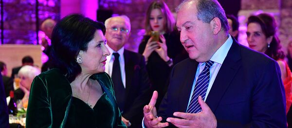 Президенты Армении и Грузии Армен Саркисян и Саломе Зурабишвили во время официального ужина (16 декабря 2018). Твилиси - Sputnik Армения