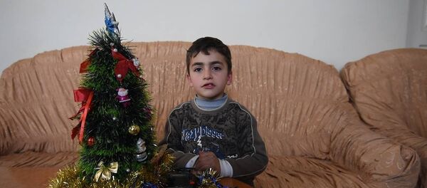 Յոթ տարեկան Ռաֆիկը ստացավ իր երազանքների ավտոմեքենան Յոթ տարեկան Ռաֆիկը ստացավ իր երազանքների ավտոմեքենան - Sputnik Արմենիա