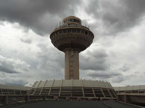 Старый терминал аэропорта Звартноц Старый терминал аэропорта Звартноц - Sputnik Արմենիա