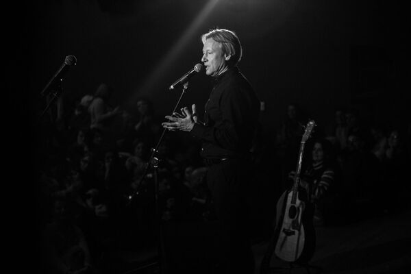 «Ախպեր ջան» երգից մինչև Թրամփի մասին կատակներ. Դմիտրի Խառատյանը Երևանում էր «Ախպեր ջան» երգից մինչև Թրամփի մասին կատակներ. Դմիտրի Խառատյանը Երևանում էր - Sputnik Արմենիա