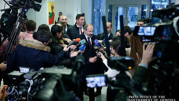 И.о. премьер-министра Никол Пашинян ответил на вопросы журналистов перед встречей с участниками программы НерУж (19 декабря 2018). Дилижан - Sputnik Армения