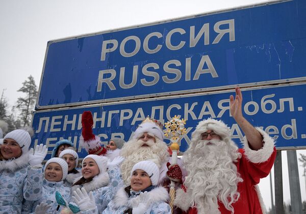 Счастливого рождества: Дед Мороз и Санта-Клаус встретились накануне праздников Счастливого рождества: Дед Мороз и Санта-Клаус встретились накануне праздников - Sputnik Армения