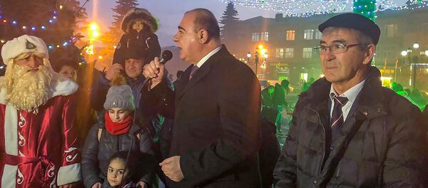 Торжественное включение огней новогодней елки в Гюмри (20 декабря 2018). Ширак Торжественное включение огней новогодней елки в Гюмри (20 декабря 2018). Ширак - Sputnik Արմենիա