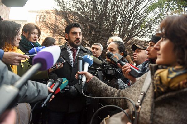 Доживем до понедельника: культурные люди готовы испортить Пашиняну Новый год  - Sputnik Армения