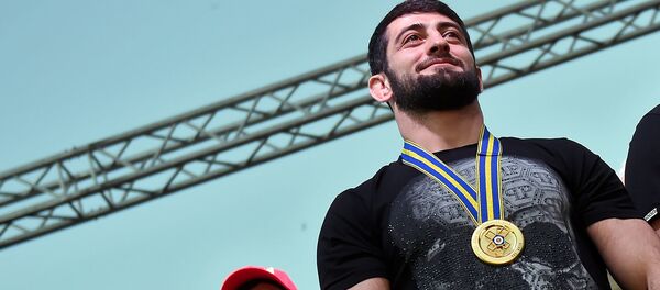 Фердинанд Карапетян во время митинга на площади Республики (2 мая 2018). Еревaн - Sputnik Армения