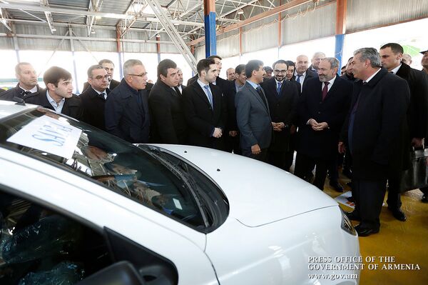 Հայաստանը գազաբալոններ կարտադրի, հետո նաև` ավտոմեքենաներ. գործարարների խոստումը Փաշինյանին Հայաստանը գազաբալոններ կարտադրի, հետո նաև` ավտոմեքենաներ. գործարարների խոստումը Փաշինյանին - Sputnik Արմենիա