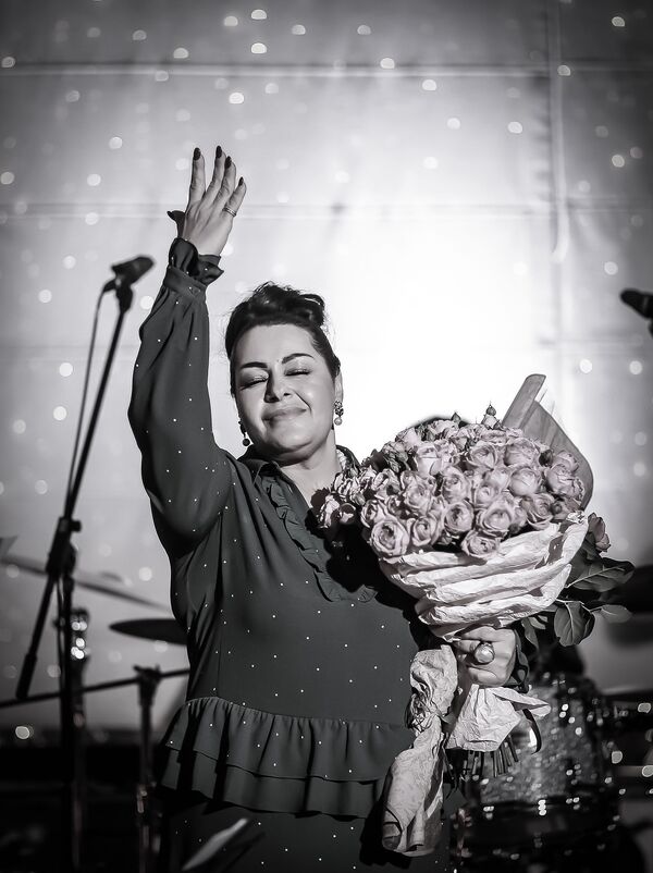 Джаз на армянском и противогаз: Мариам Мерабова рассказала про Новый год и мужа  - Sputnik Армения