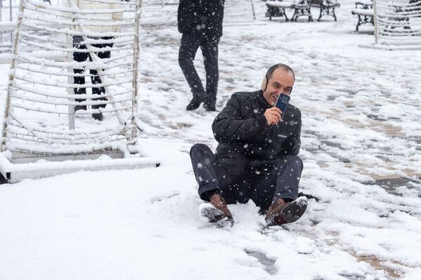 Երևանում այս տարի առաջին անգամ ձյուն եկավ - Sputnik Արմենիա